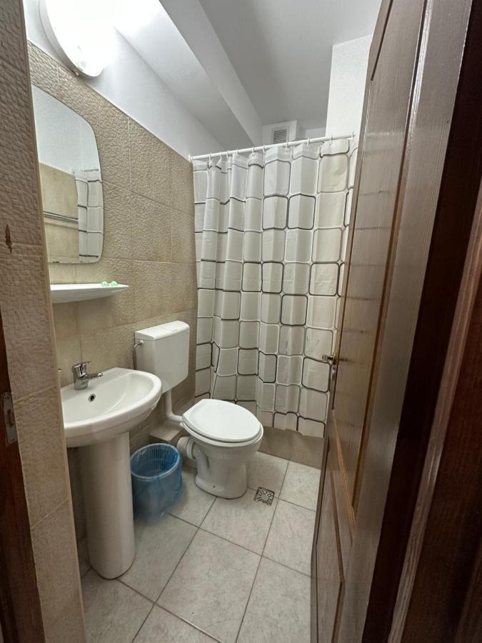 Casa Rustic Cazare بيتستِ المظهر الخارجي الصورة