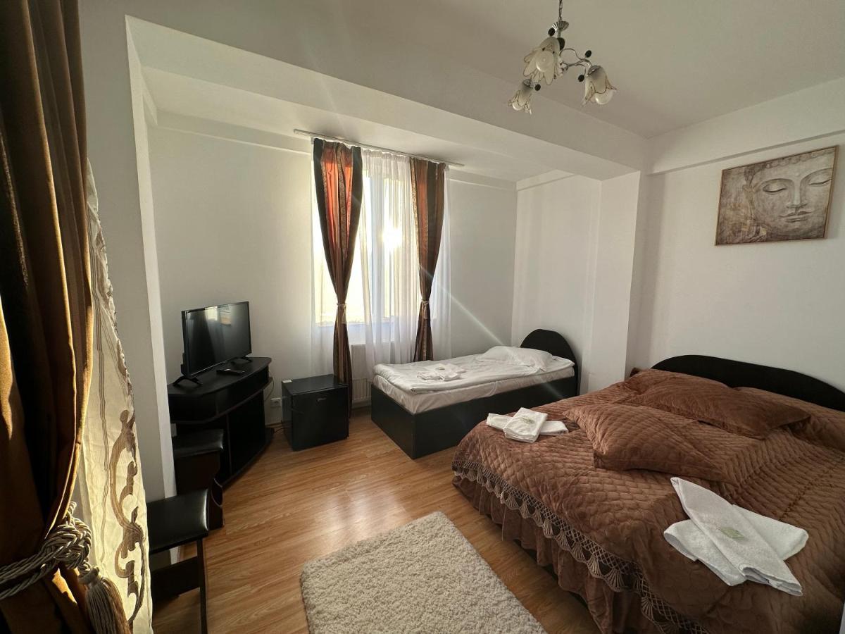Casa Rustic Cazare بيتستِ المظهر الخارجي الصورة