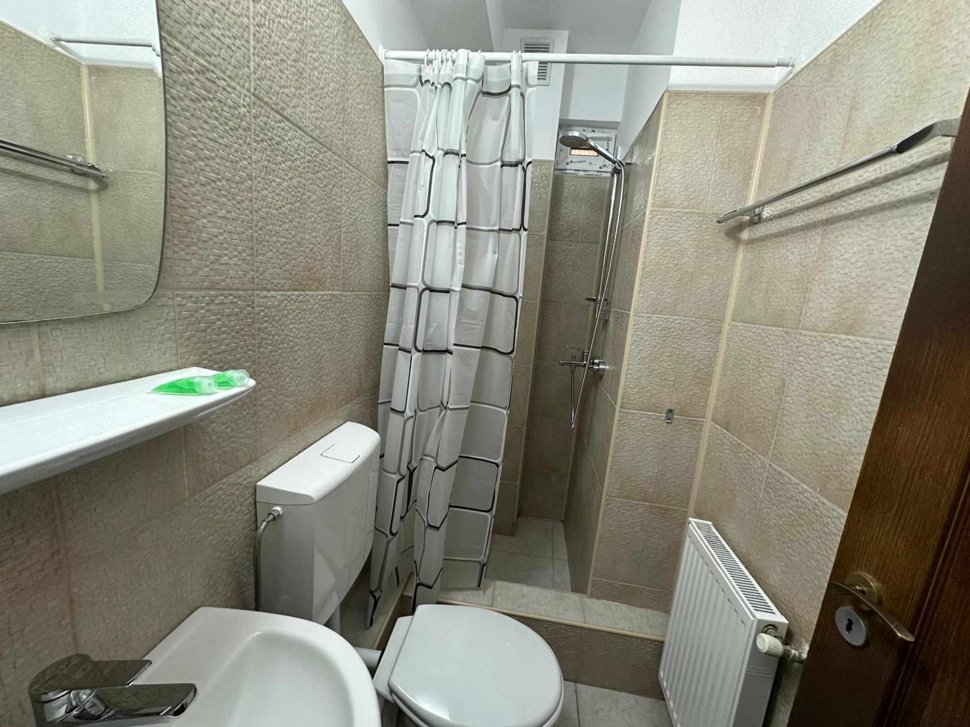 Casa Rustic Cazare بيتستِ المظهر الخارجي الصورة