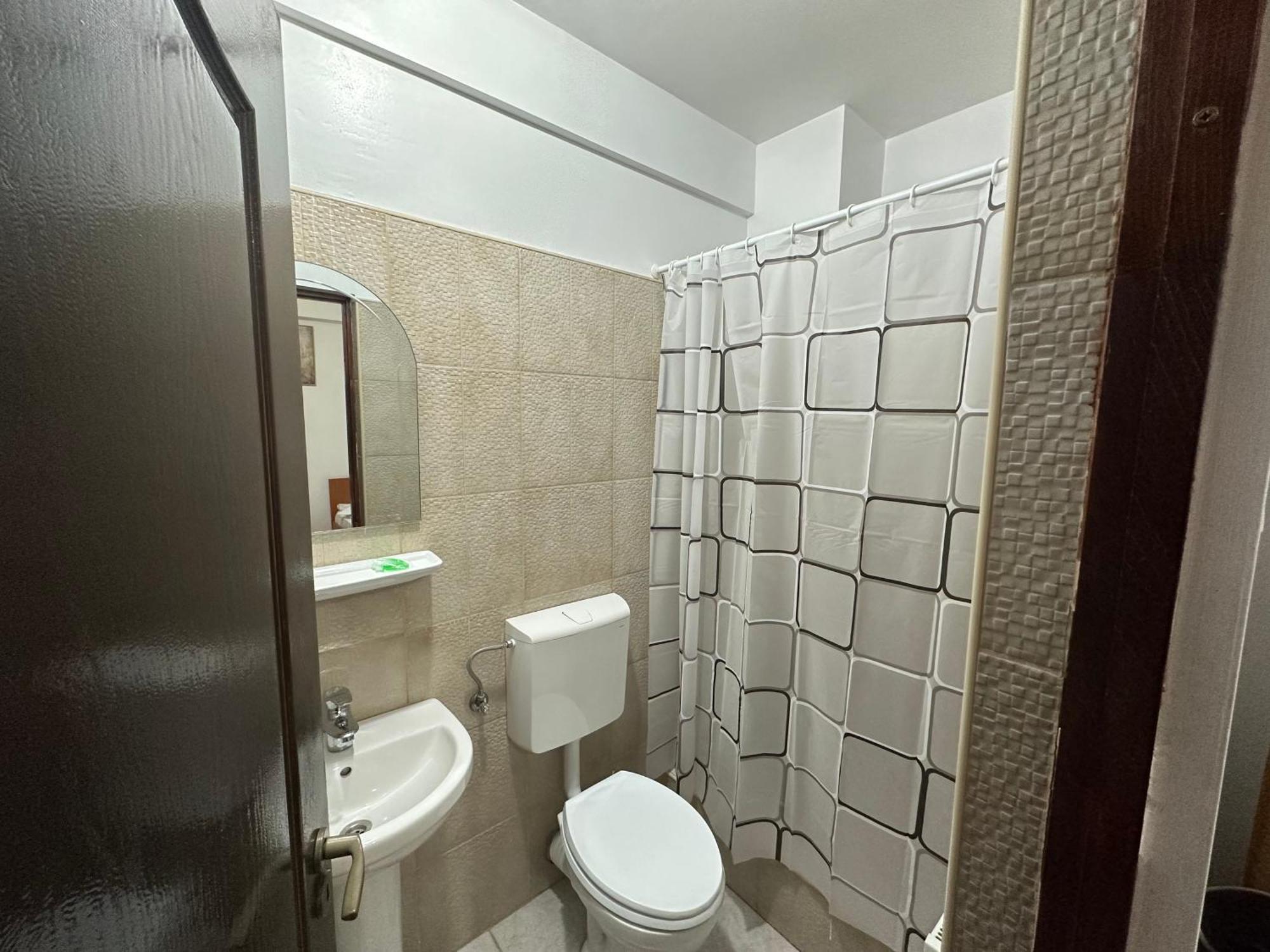 Casa Rustic Cazare بيتستِ المظهر الخارجي الصورة
