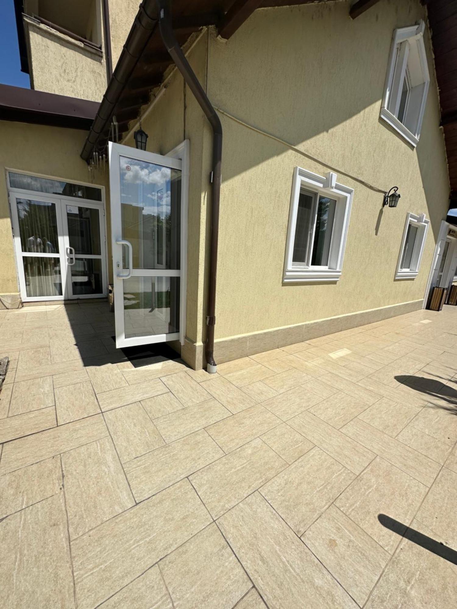 Casa Rustic Cazare بيتستِ المظهر الخارجي الصورة