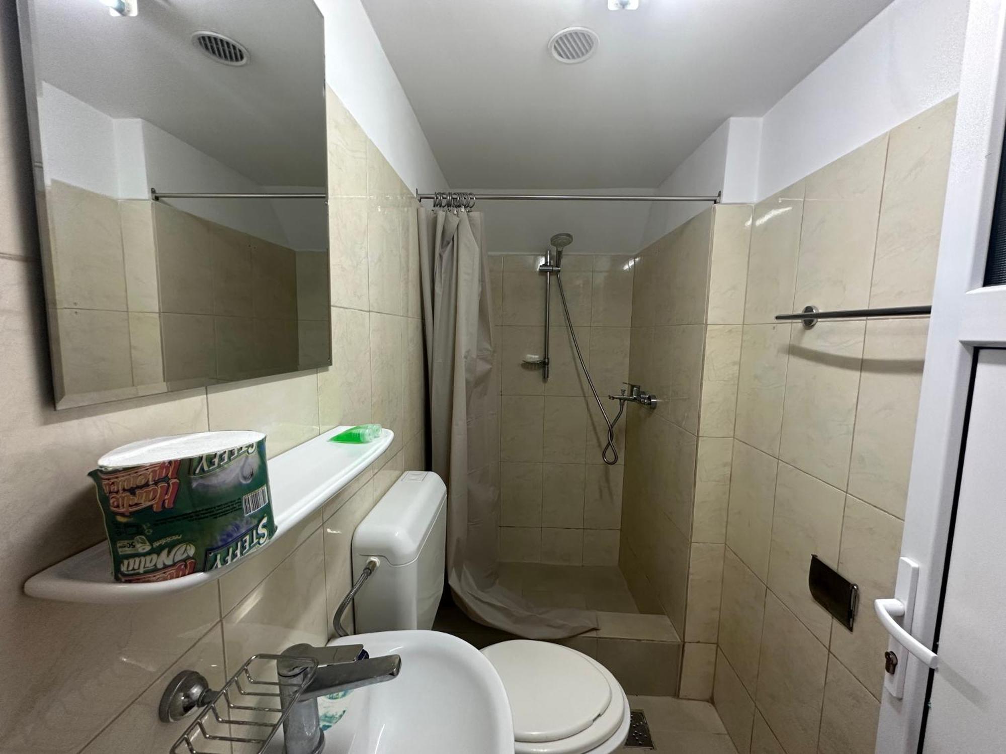 Casa Rustic Cazare بيتستِ المظهر الخارجي الصورة